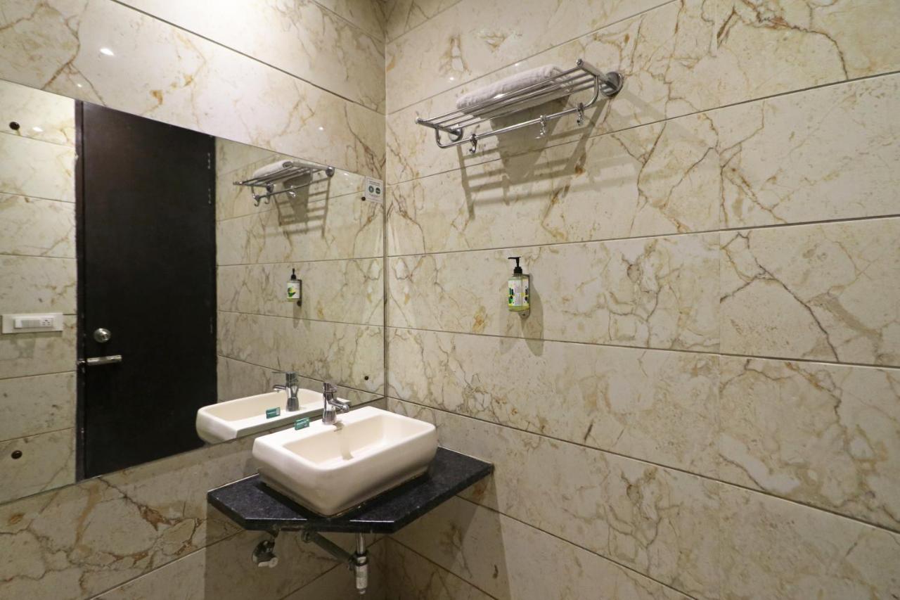 نيودلهي Hotel Paragon Suites المظهر الخارجي الصورة